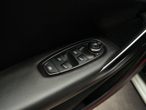 Used 2021 Aston Martin DBX AWD/4WD image 26