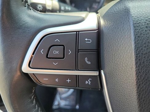 Used 2023 Toyota Highlander XSE image 5