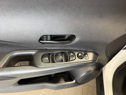Used 2021 Nissan Kicks S FWD image 11