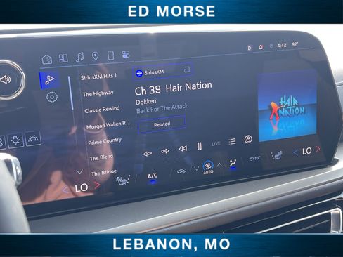 Used 2025 Chevrolet Traverse LT image 13