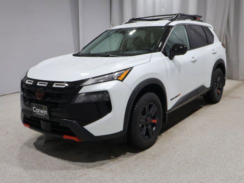 Used 2025 Nissan Rogue SV AWD/4WD image 8