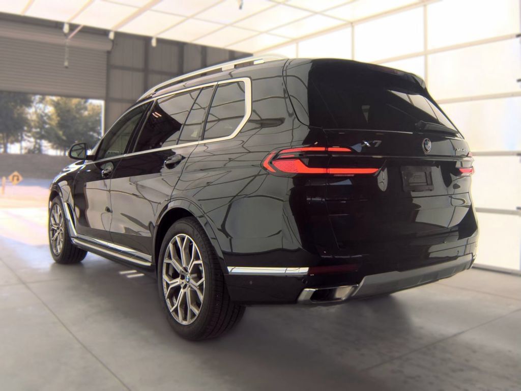 Used 2026 BMW X7 xDrive40i AWD/4WD image 8