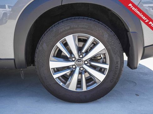 Used 2025 Nissan Pathfinder SL w/ Black Appearance Package FWD image 11