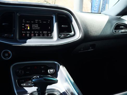 Used 2019 Dodge Challenger SXT image 36