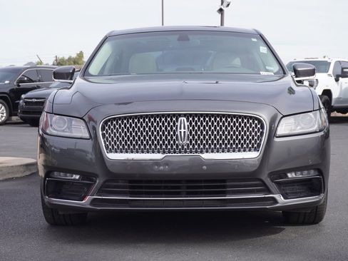 Used 2017 Lincoln Continental Select image 5