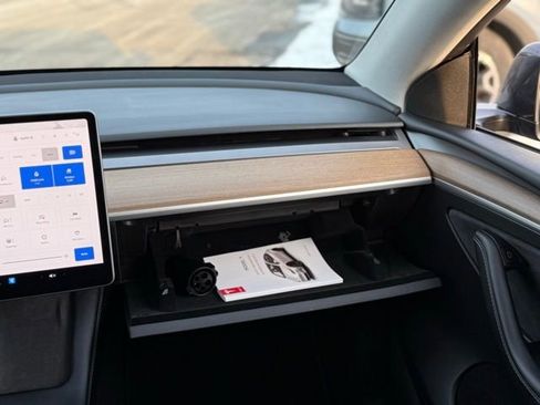 Used 2023 Tesla Model Y Long Range image 34