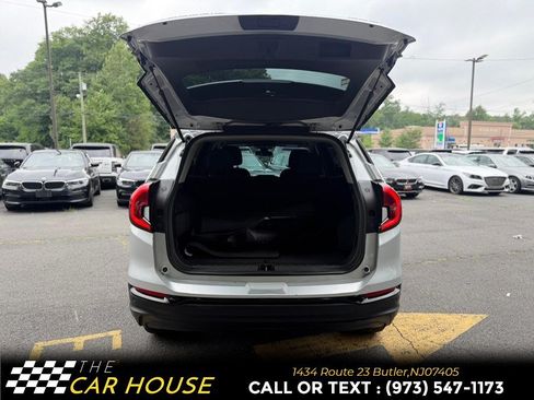Used 2022 GMC Terrain SLE w/ Driver Convenience Package AWD/4WD image 19