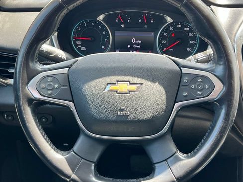 Used 2021 Chevrolet Traverse LT FWD image 13