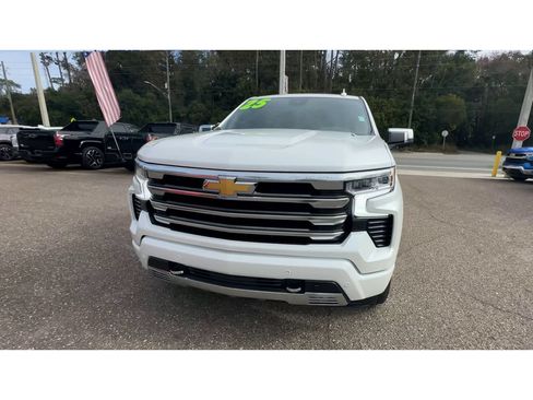 Used 2025 Chevrolet Silverado 1500 High Country AWD/4WD image 7