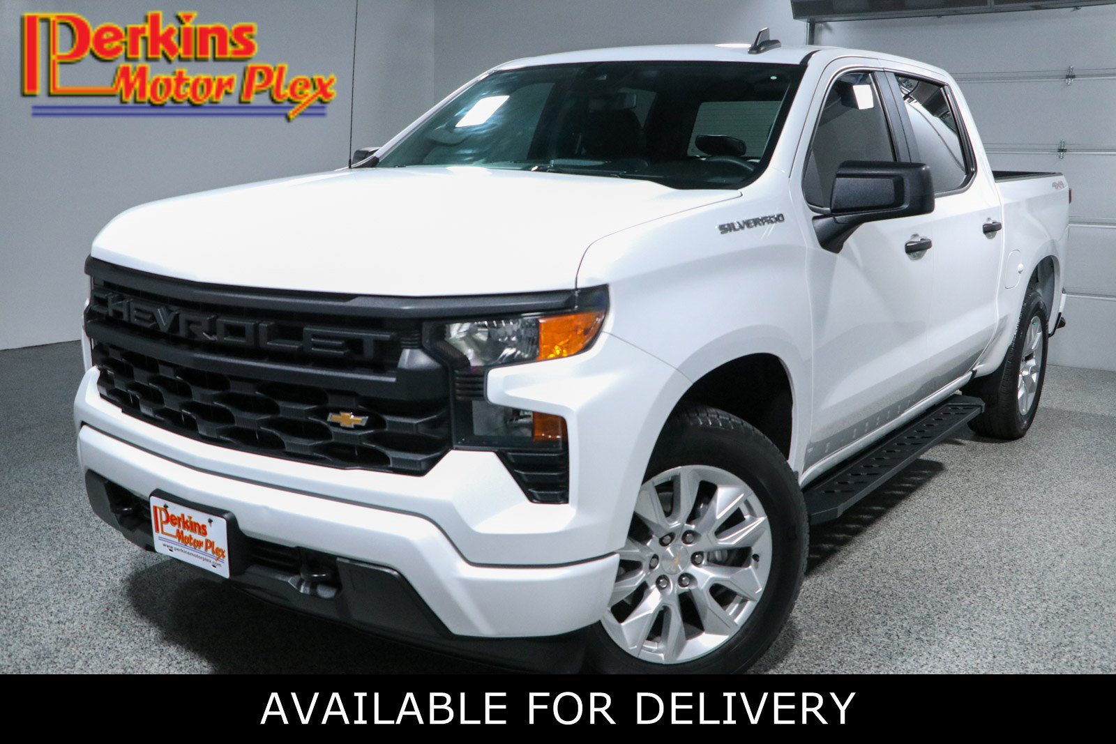 Used 2023 Chevrolet Silverado 1500 Custom AWD/4WD image 1