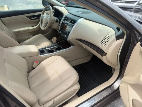 Used 2013 Nissan Altima 2.5 SL w/ 2.5 Moonroof Pkg FWD image 10