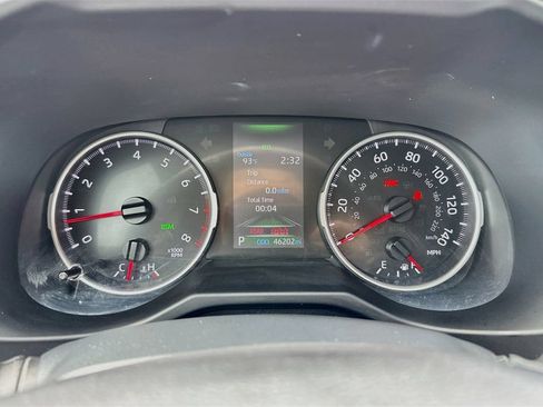 Used 2022 Toyota RAV4 XLE Premium AWD/4WD image 15
