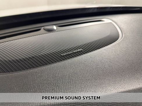 Used 2024 Volvo XC90 T8 Plus w/ Protection Package Premier image 5