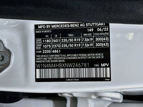 Used 2022 Mercedes-Benz GLB 250 4MATIC image 33