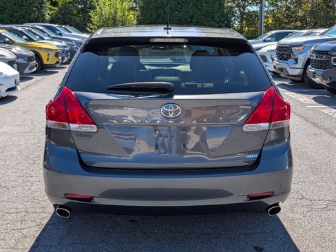 Used 2010 Toyota Venza AWD image 4