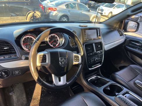 Used 2018 Dodge Grand Caravan GT image 11