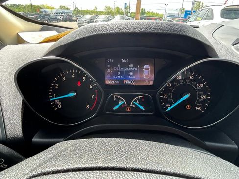 Used 2017 Ford Escape SE w/ Equipment Group 201A FWD image 20