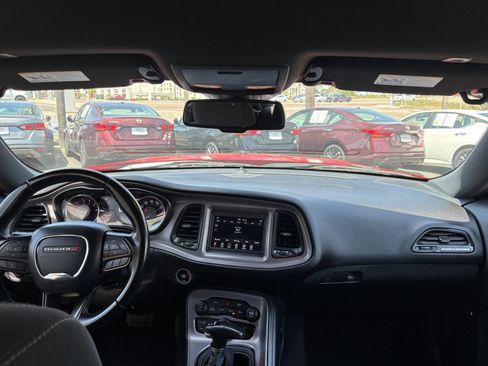 Used 2023 Dodge Challenger SXT RWD image 34