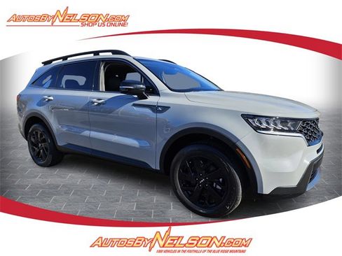Used 2023 Kia Sorento S image 1