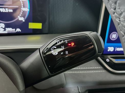 Used 2026 Volkswagen Tiguan SE R-Line image 16