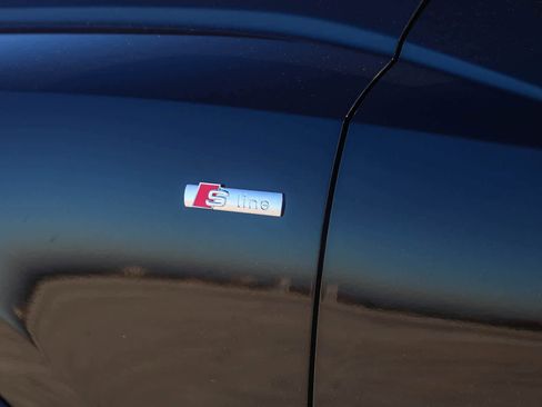 New 2025 Audi Q3 2.0T Premium image 7