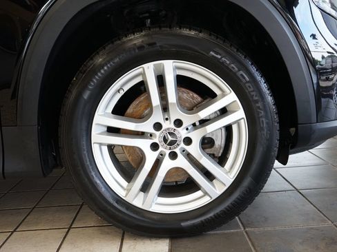 Used 2023 Mercedes-Benz GLB 250 4MATIC w/ Premium Package image 61