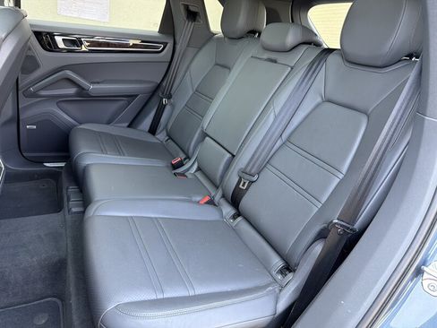 Used 2019 Porsche Cayenne AWD/4WD image 17