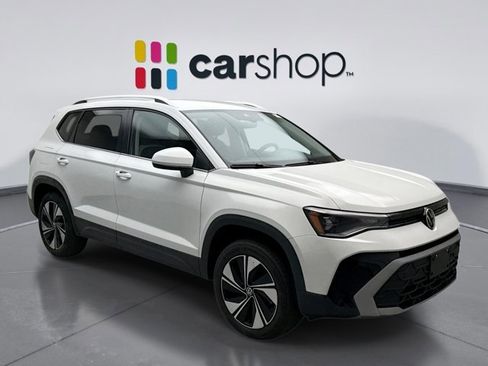 Used 2025 Volkswagen Taos SE image 7