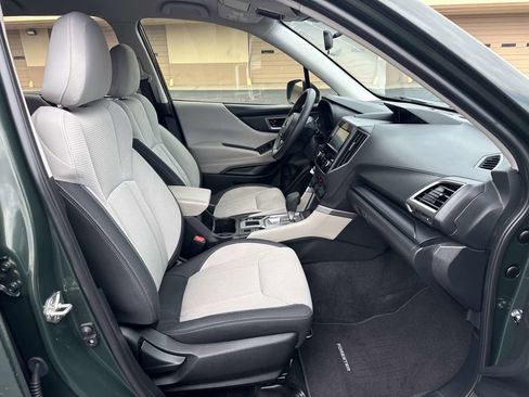 Used 2023 Subaru Forester Premium AWD/4WD image 18