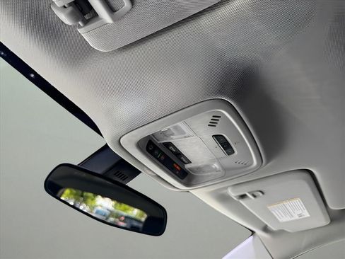 Used 2019 Chevrolet Traverse LT FWD image 30