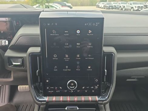 Used 2025 GMC Yukon XL AT4 Ultimate image 21