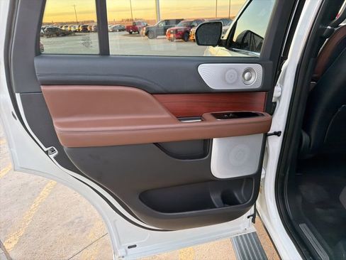 Used 2023 Lincoln Navigator Reserve image 20