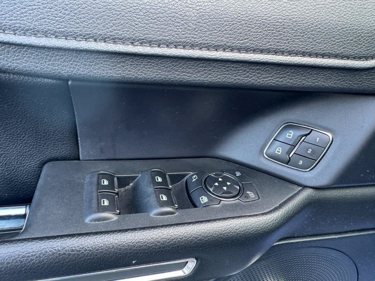 Used 2019 Ford Expedition Max XLT w/ Equipment Group 202A AWD/4WD image 21