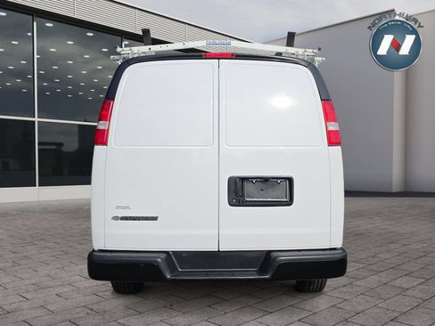 Used 2021 Chevrolet Express 2500 RWD image 4
