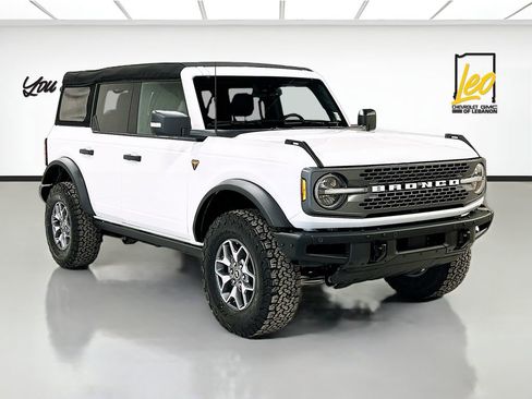 Used 2024 Ford Bronco Badlands AWD/4WD image 3