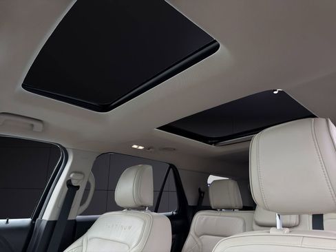 Used 2018 Ford Explorer Platinum image 22