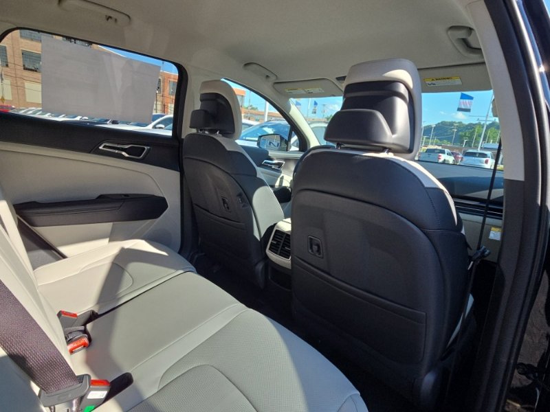 New 2026 Kia Sportage EX FWD image 17