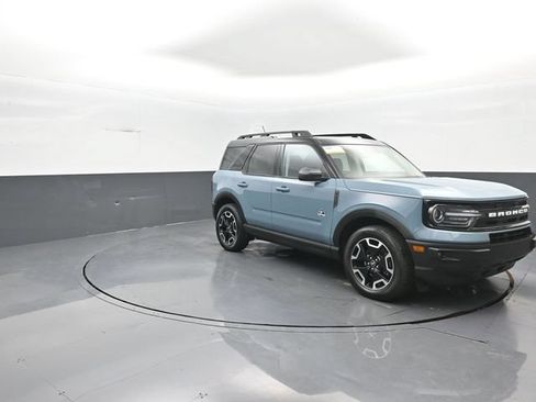Certified 2022 Ford Bronco Sport Outer Banks w/ Tech Package AWD/4WD image 2