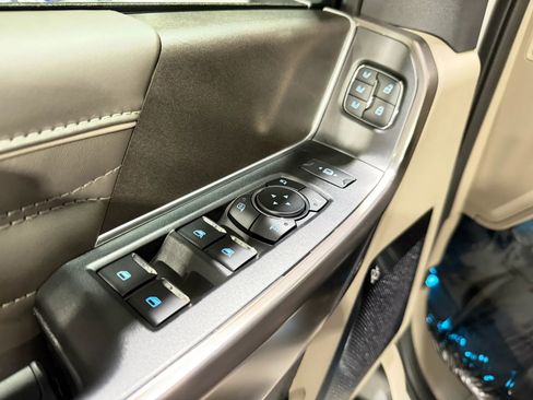 Used 2025 Ford F450 Platinum w/ Platinum Plus Package image 19