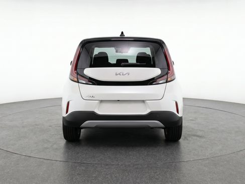 Used 2025 Kia Soul LX w/ LX Technology Package FWD image 7