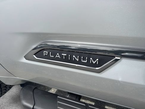 Used 2025 Toyota Tundra Platinum AWD/4WD image 27