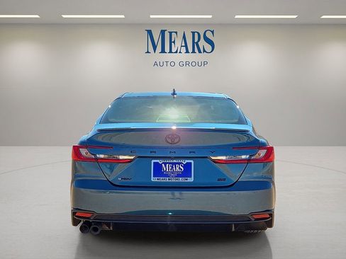 Used 2026 Toyota Camry SE w/ Convenience Package image 4