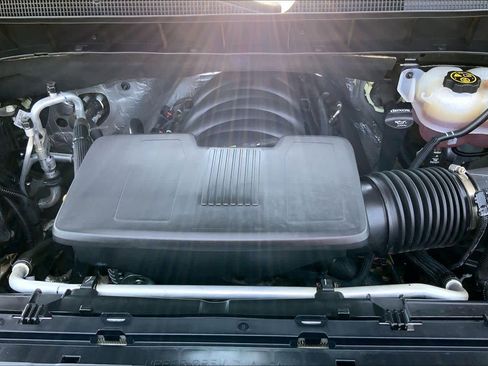 Used 2022 Chevrolet Silverado 1500 LT AWD/4WD image 34