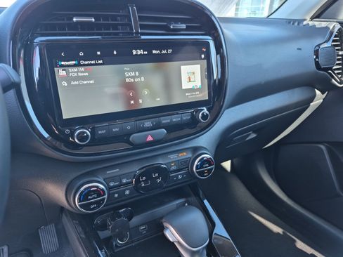 Used 2025 Kia Soul EX FWD image 11