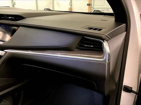 Used 2020 Cadillac XT5 Premium Luxury w/ Platinum Package AWD/4WD image 15