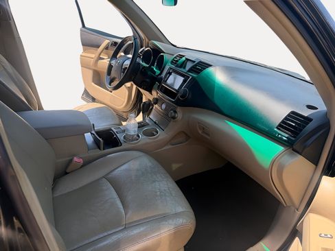 Used 2013 Toyota Highlander FWD image 14