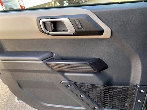 Used 2024 Ford Bronco Wildtrak image 24