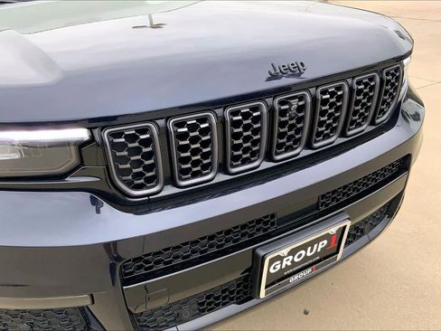 Used 2024 Jeep Grand Cherokee L Summit w/ High Altitude Package AWD/4WD image 30