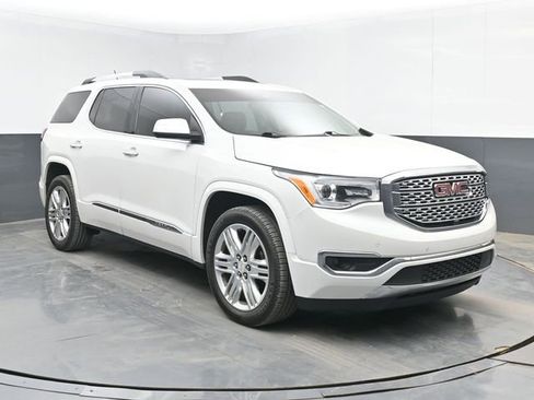 Used 2018 GMC Acadia Denali w/ Technology Package FWD image 2