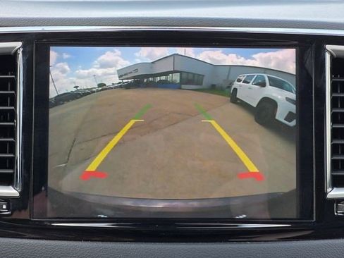 Used 2023 Chrysler Pacifica Touring-L FWD image 31
